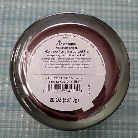 Yankee Candle Holiday Zest two wick 20oz, New - Picture 4 of 4